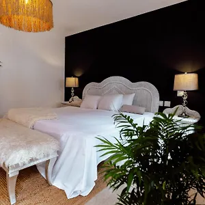 https://elviria-marbella.1costadelsol.com